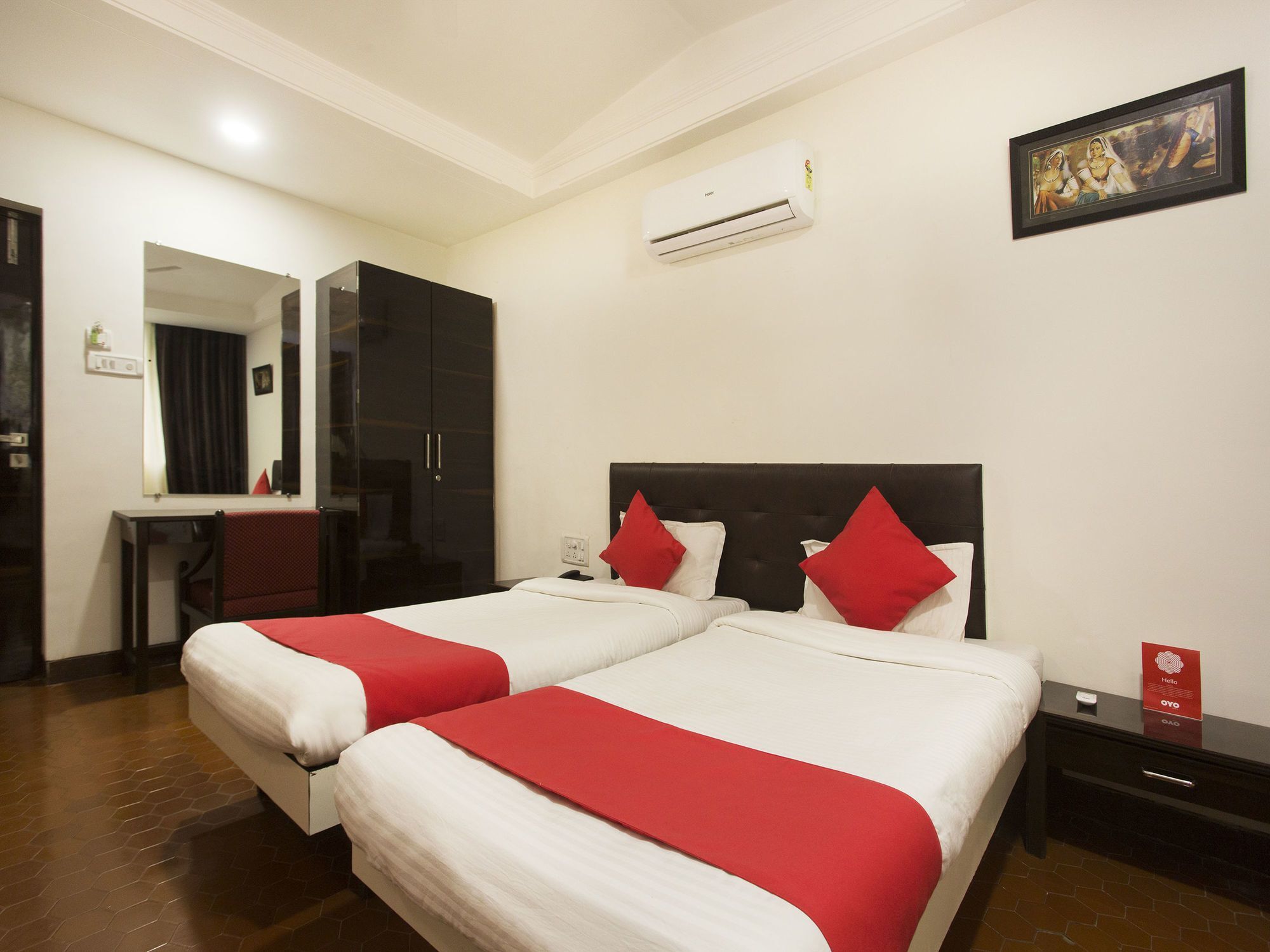 Oyo 9806 Hotel Arvi 로나발라 외부 사진